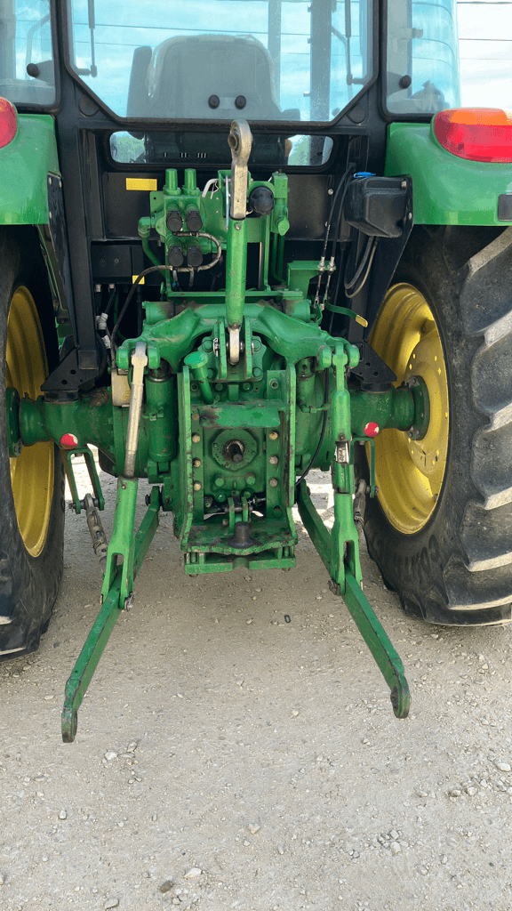 Traktor du type John Deere TRACTEUR, Gebrauchtmaschine en SAINT ANDIOL (Photo 8)