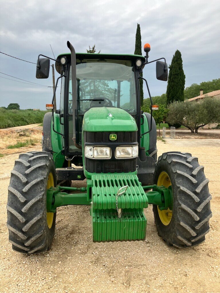 Traktor du type John Deere TRACTEUR, Gebrauchtmaschine en SAINT ANDIOL (Photo 3)