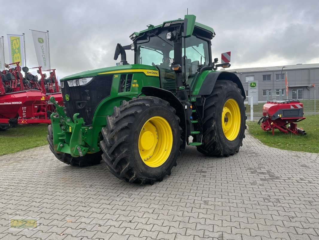 Traktor of the type John Deere TRAKTOR 7R310, Neumaschine in Neustadt Dosse (Picture 1)