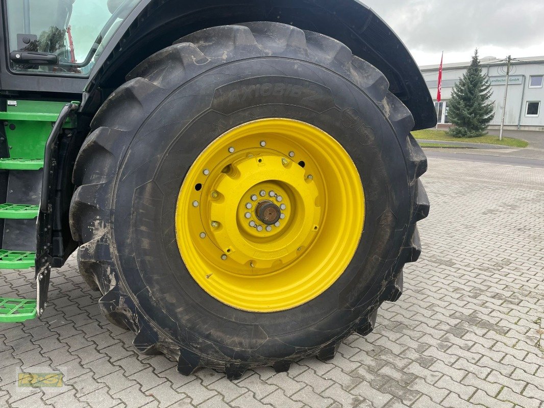 Traktor van het type John Deere TRAKTOR 7R310, Neumaschine in Neustadt Dosse (Foto 9)