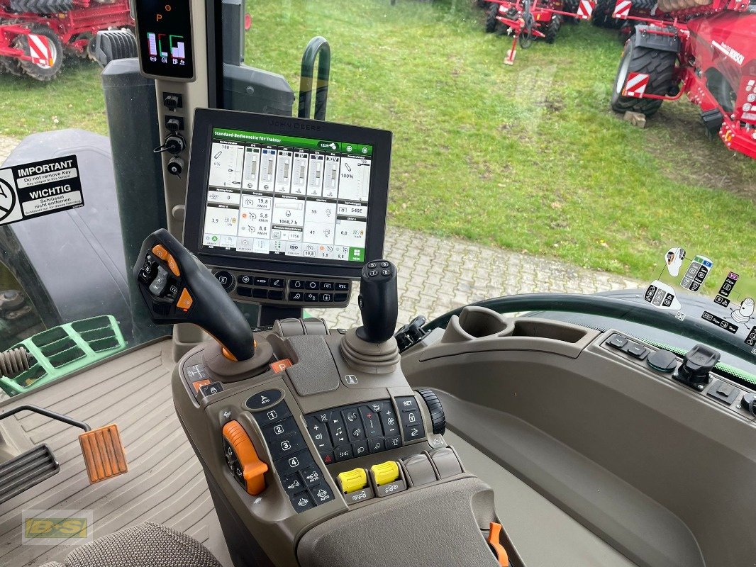 Traktor van het type John Deere TRAKTOR 7R310, Neumaschine in Neustadt Dosse (Foto 10)