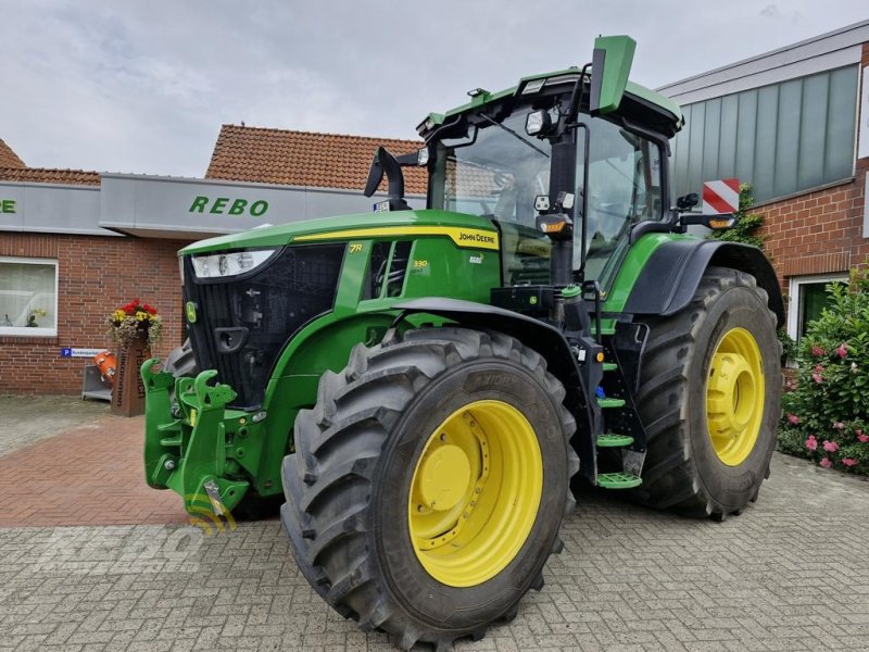 Traktor типа John Deere TRAKTOR 7R330, Neumaschine в Visbek/Rechterfeld (Фотография 1)