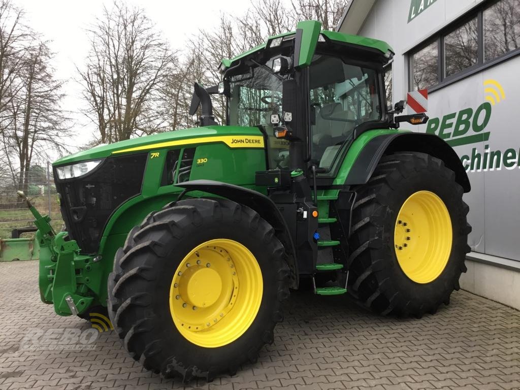 Traktor van het type John Deere TRAKTOR 7R330, Gebrauchtmaschine in Sörup (Foto 1)