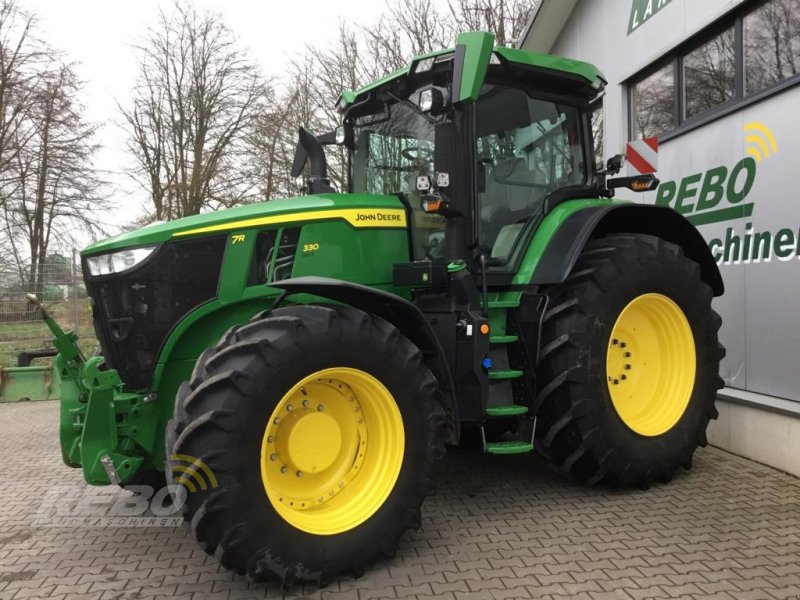 Traktor Türe ait John Deere TRAKTOR 7R330, Gebrauchtmaschine içinde Albersdorf (resim 1)