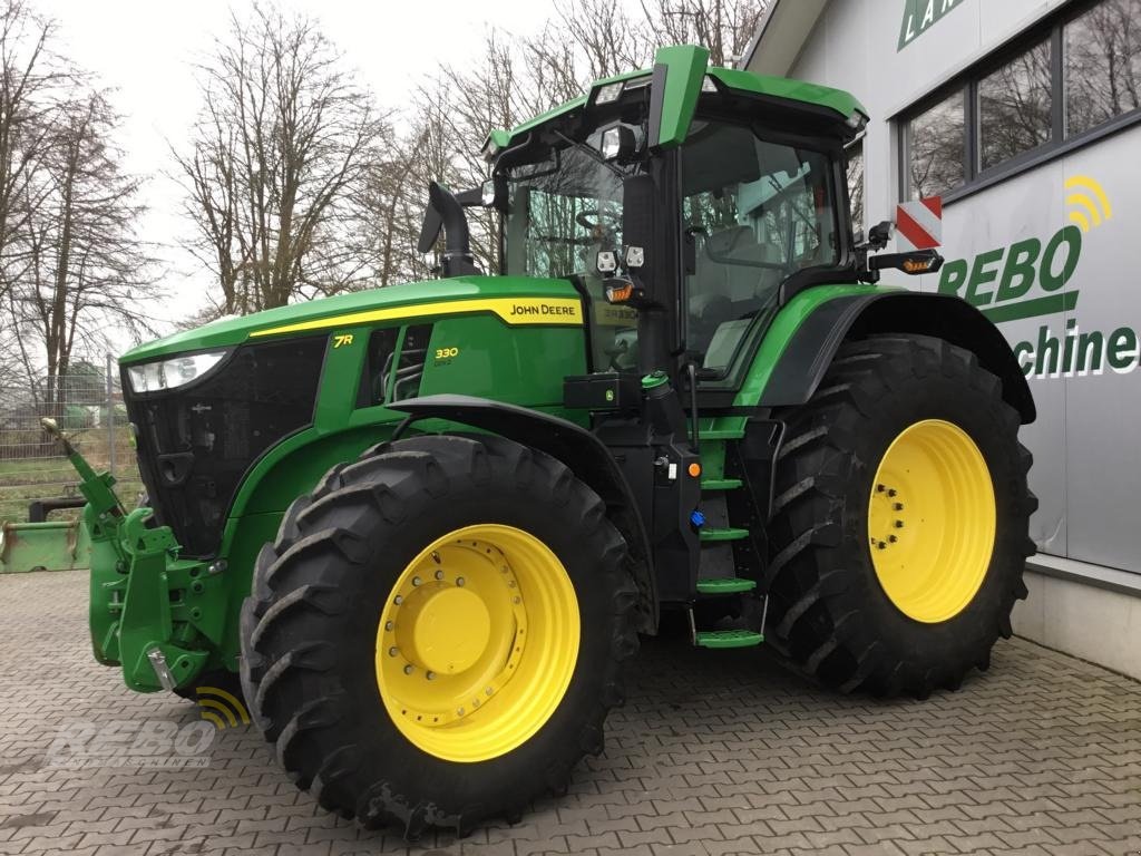 Traktor Türe ait John Deere TRAKTOR 7R330, Gebrauchtmaschine içinde Sörup (resim 2)