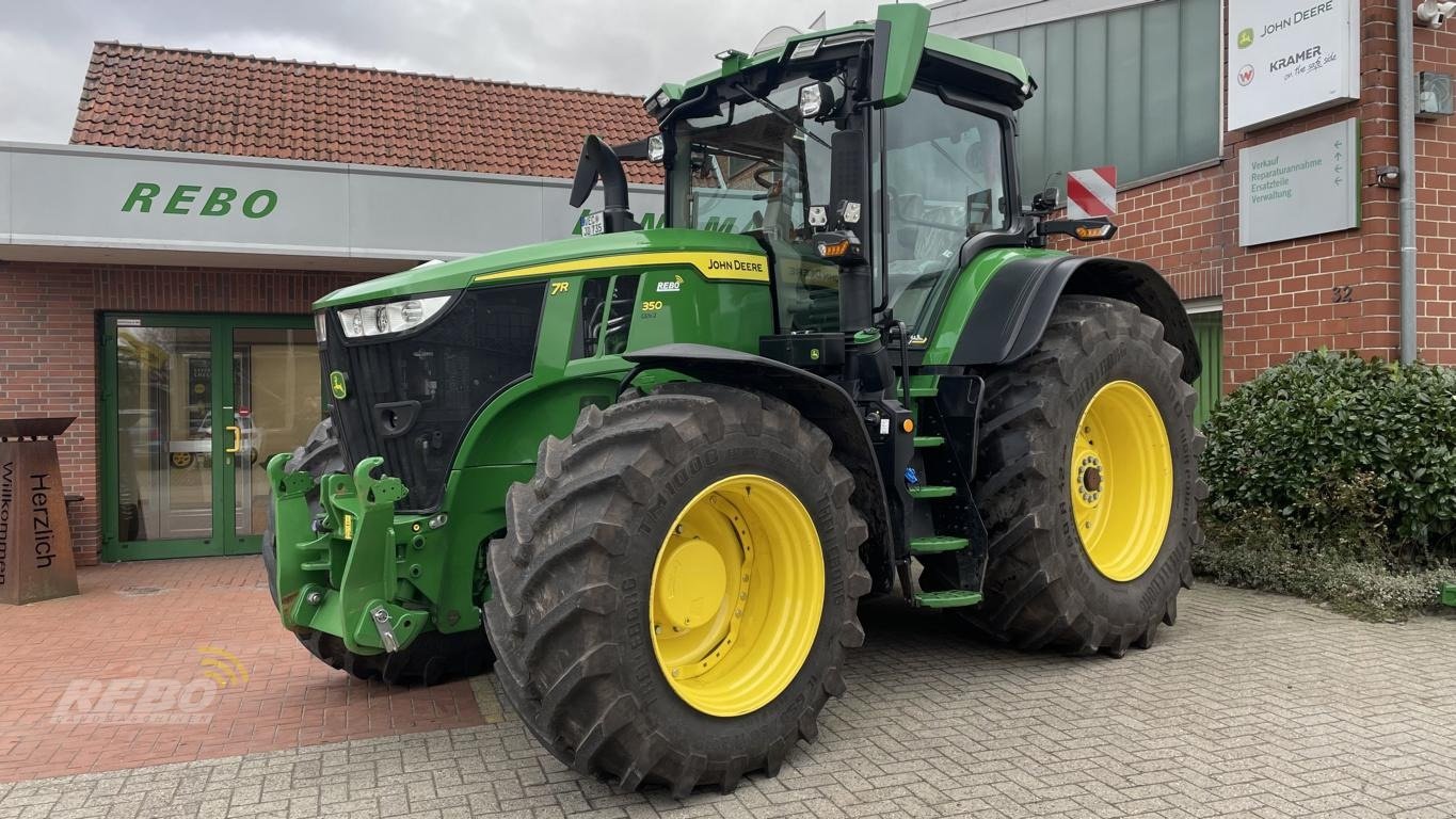 Traktor van het type John Deere TRAKTOR 7R350, Neumaschine in Visbek/Rechterfeld (Foto 1)