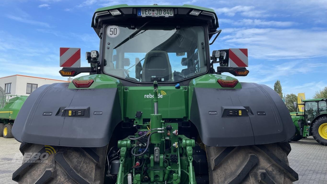 Traktor van het type John Deere TRAKTOR 8R 410, Neumaschine in Visbek/Rechterfeld (Foto 21)