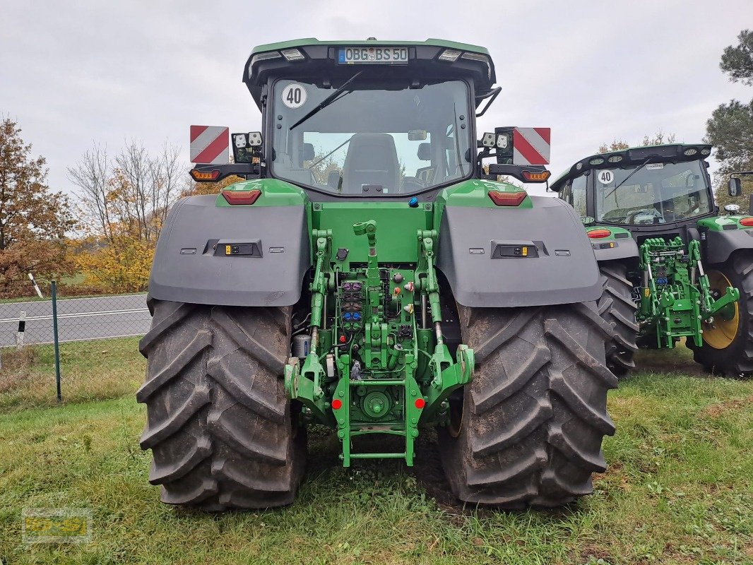 Traktor van het type John Deere TRAKTOR 8R370, Neumaschine in Osterburg (Foto 3)