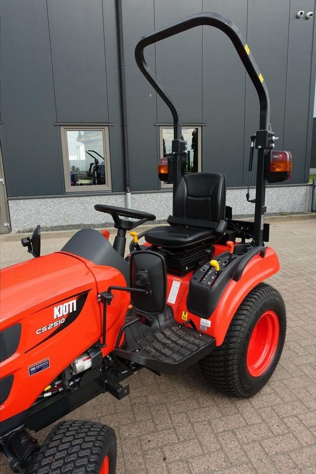 Traktor Türe ait Kioti CS2510 4wd HST / 0001 Draaiuren / Extra grote wielen, Gebrauchtmaschine içinde Swifterband (resim 10)