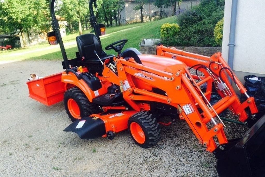 Traktor van het type Kioti CS2510 HST ROPS VOORLADER, Neumaschine in Mijdrecht (Foto 3)