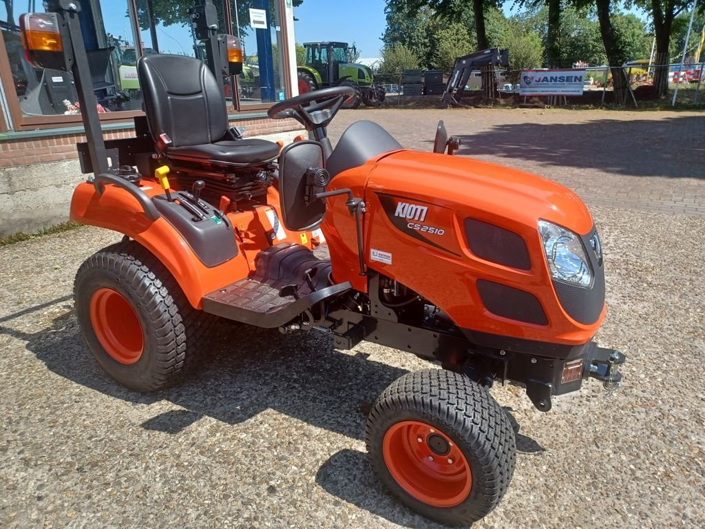 Traktor des Typs Kioti CS2510H, Neumaschine in Hasselt (Bild 5)