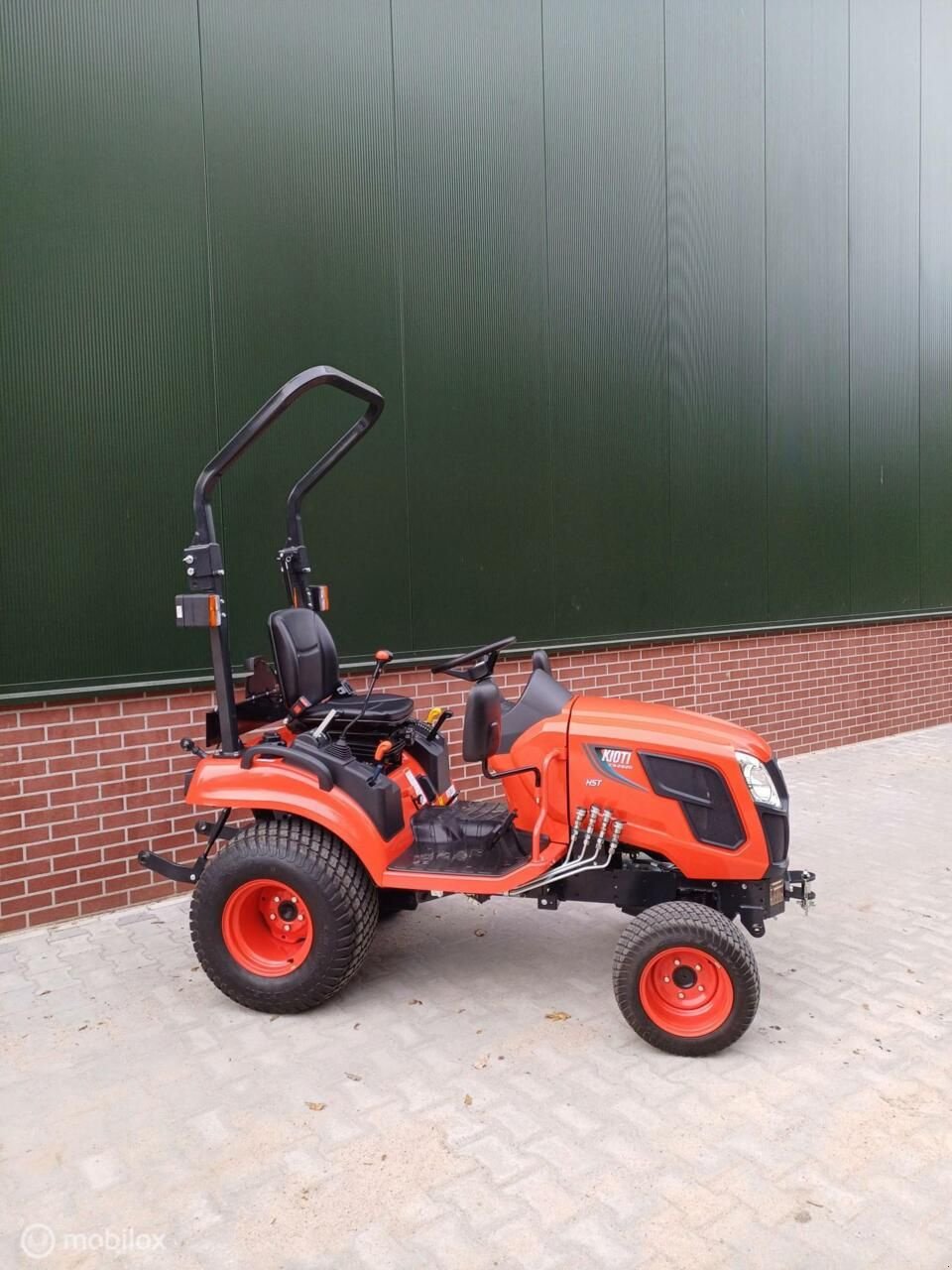 Traktor van het type Kioti CS2520 mini tractor 25 pk hydrostaat actie prijs 2024, Neumaschine in Aalten (Foto 5)