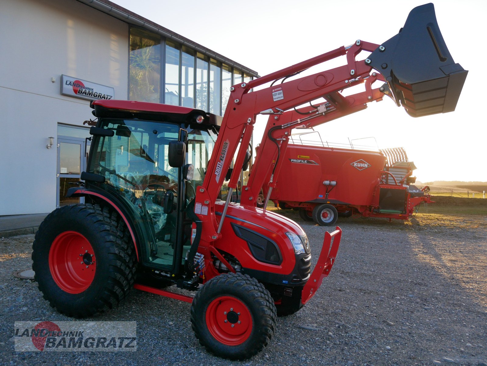 Traktor van het type Kioti DK 6020 C, Neumaschine in Eberfing (Foto 1)