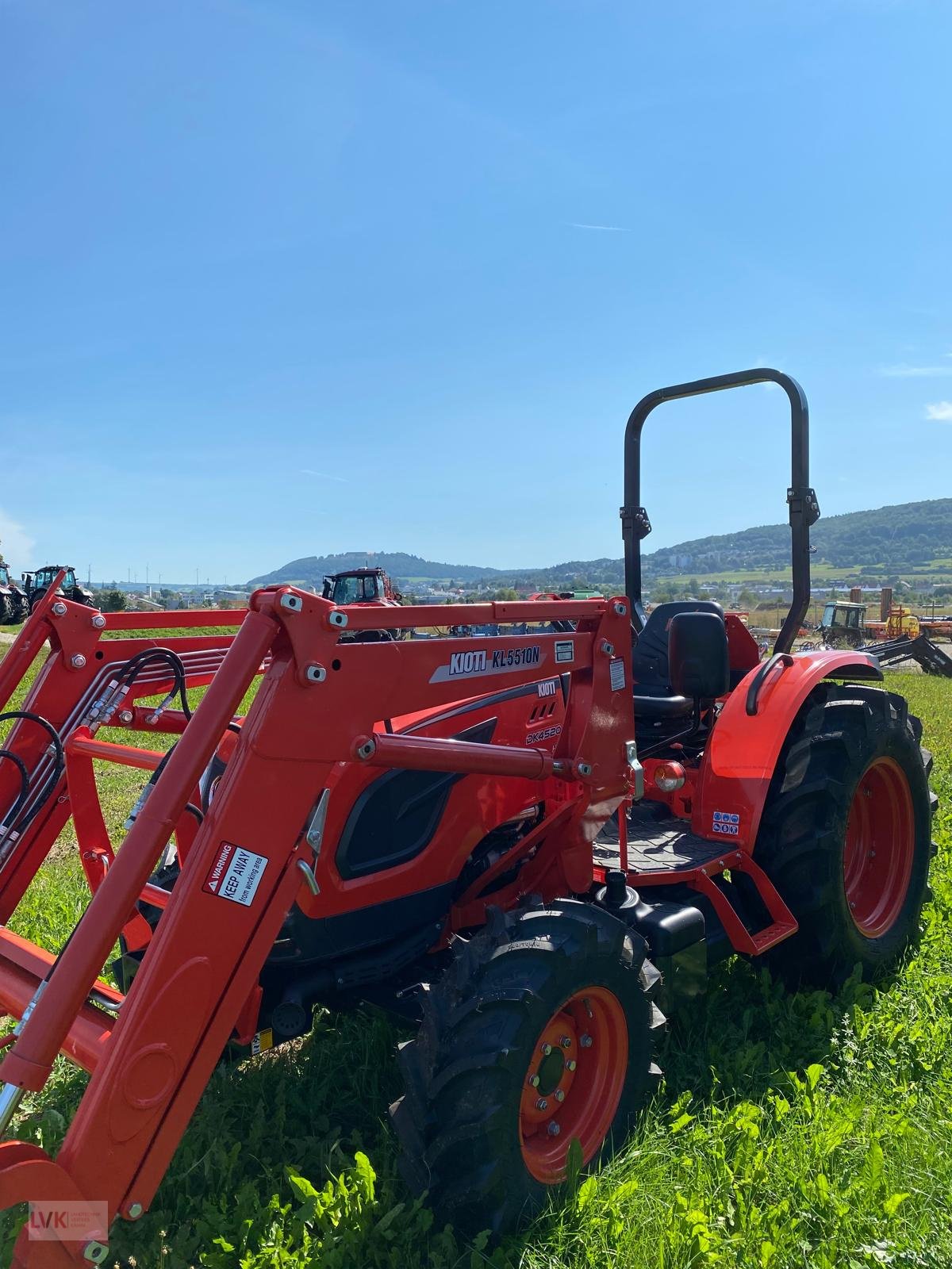 Traktor tipa Kioti DK4520H, Neumaschine u Weißenburg (Slika 1)