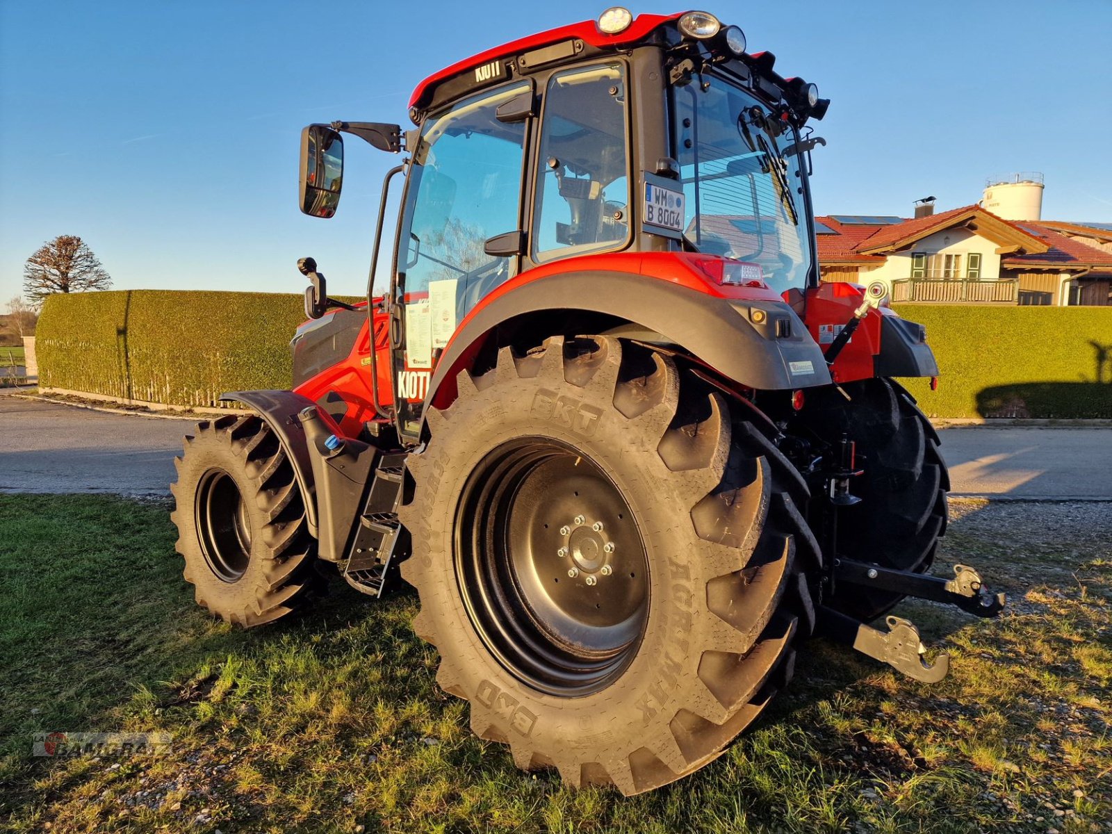 Traktor van het type Kioti HX 9010, Neumaschine in Eberfing (Foto 8)