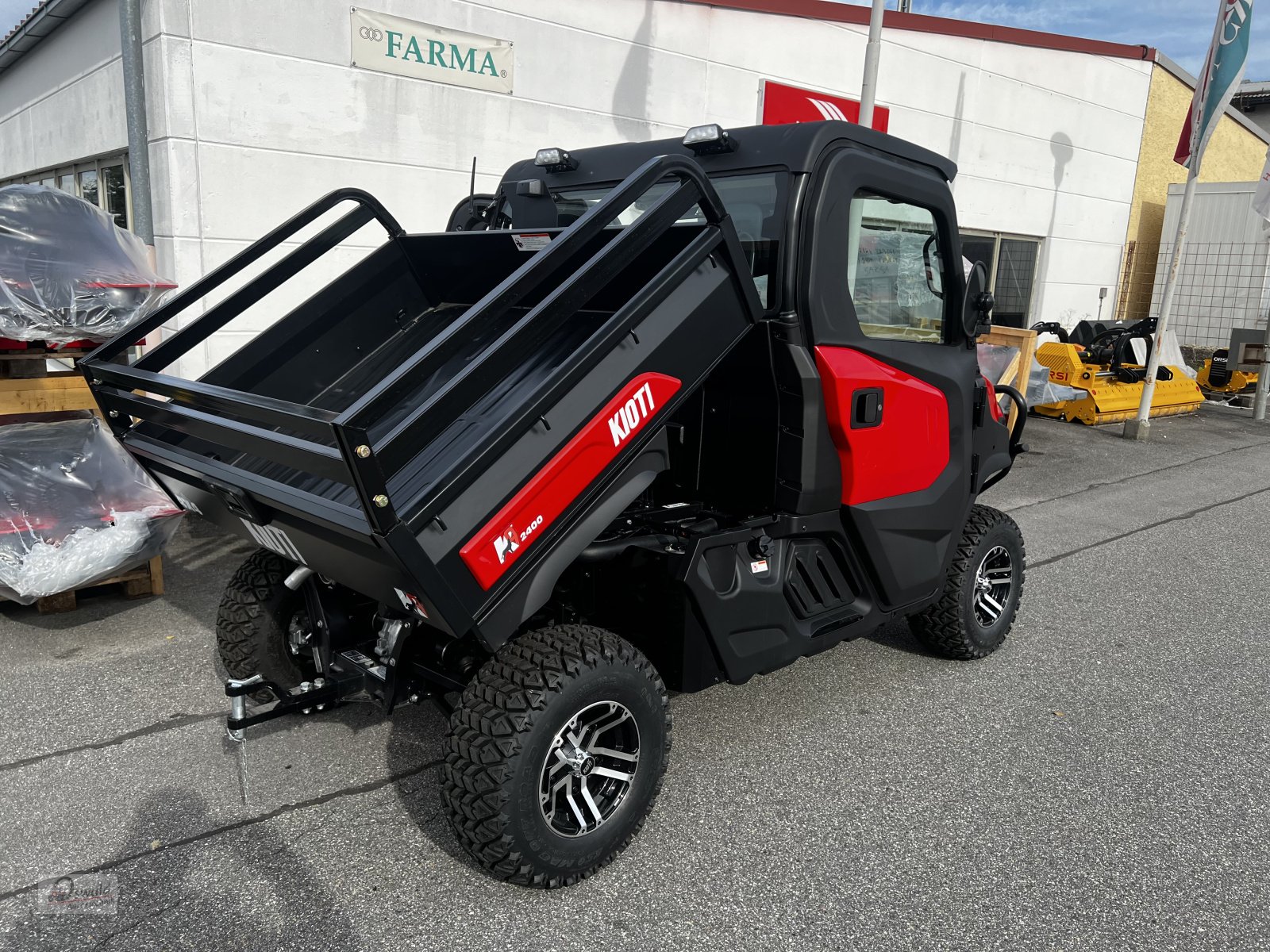 Traktor typu Kioti K9 Werkskabine, Neumaschine v Regen (Obrázek 7)