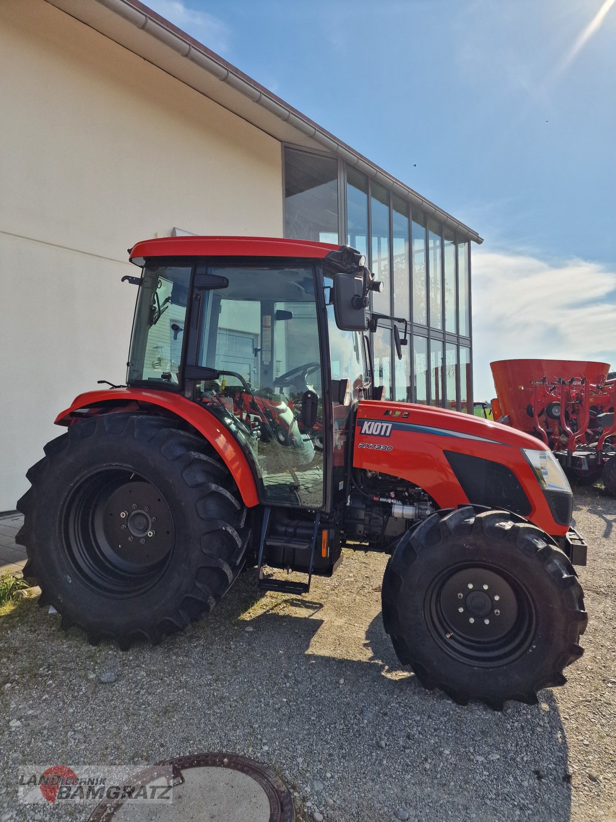 Traktor van het type Kioti RX 7330, Neumaschine in Eberfing (Foto 6)