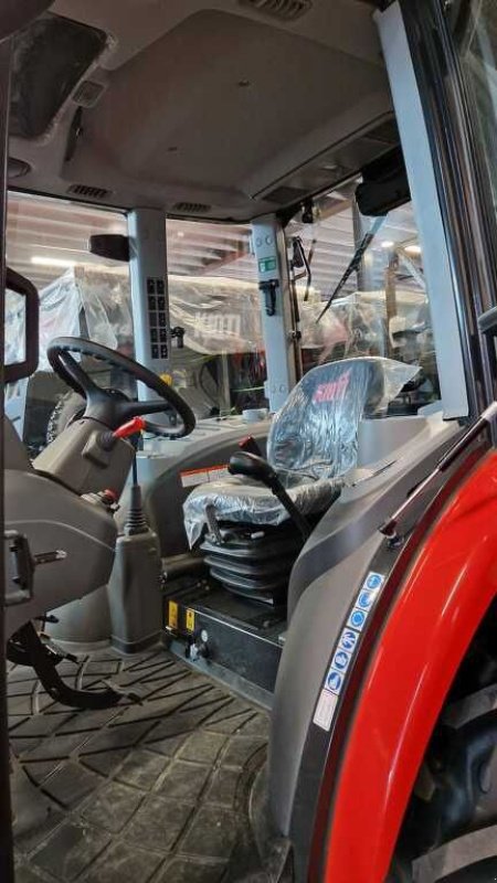 Traktor типа Kioti RX7330 demo, Gebrauchtmaschine в Mijdrecht (Фотография 3)