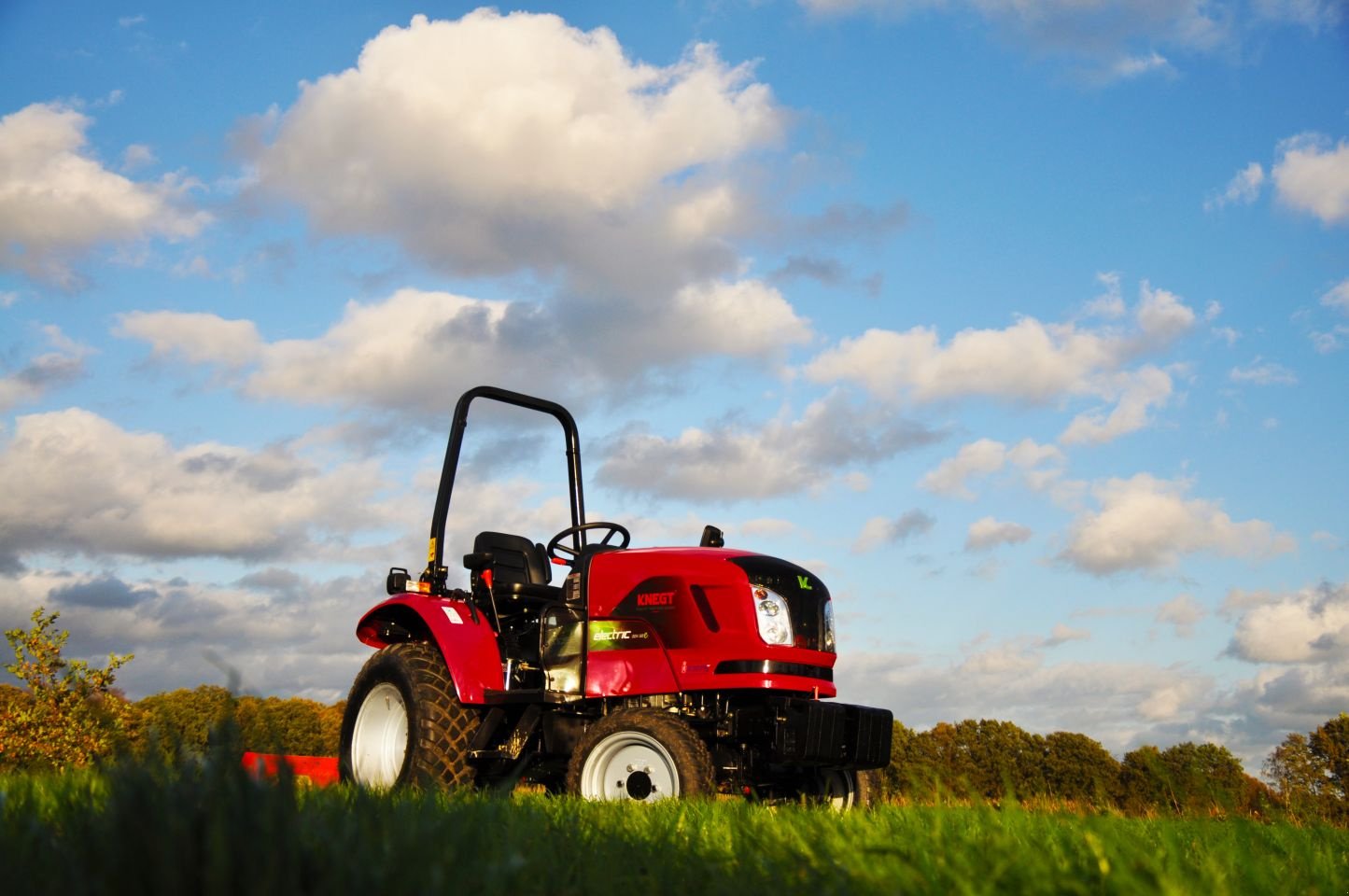 Traktor of the type Knegt 304G2E, Neumaschine in Veldhoven (Picture 1)