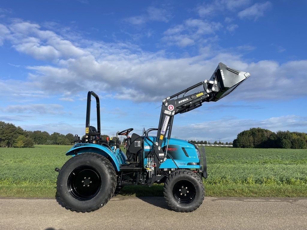 Traktor del tipo Knegt 404 4WD 40 PK compact tractor NIEUW met frontlader, Neumaschine en Neer (Imagen 2)