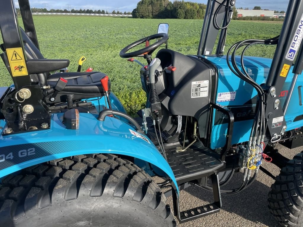 Traktor van het type Knegt 404 4WD 40 PK compact tractor NIEUW met frontlader, Neumaschine in Neer (Foto 8)