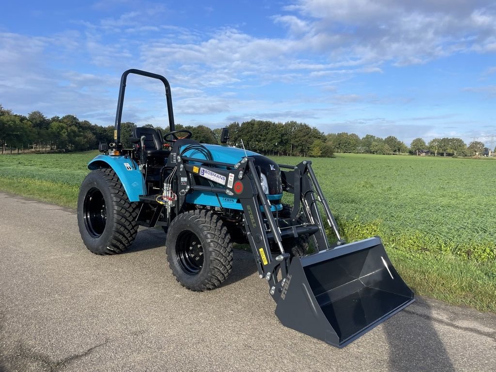 Traktor of the type Knegt 404 4WD 40 PK compact tractor NIEUW met frontlader, Neumaschine in Neer (Picture 11)