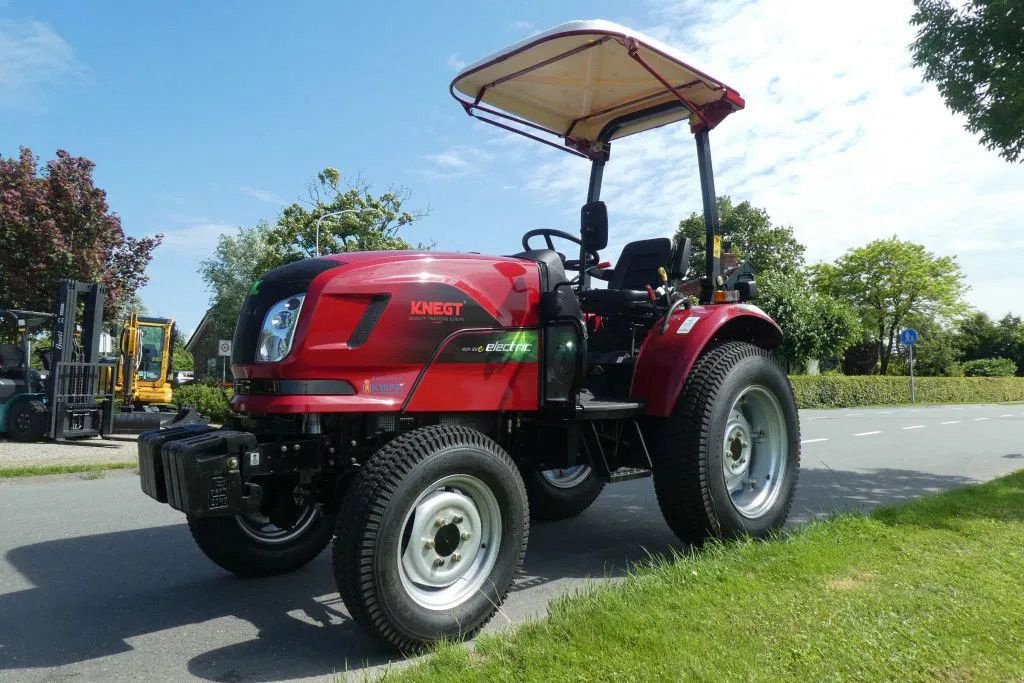 Traktor of the type Knegt Elektrische trekker, Neumaschine in Losdorp (Picture 1)