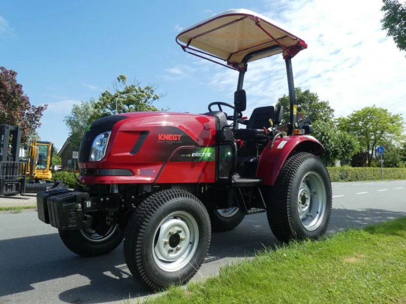 Traktor tipa Knegt Elektrische trekker, Neumaschine u Losdorp (Slika 1)