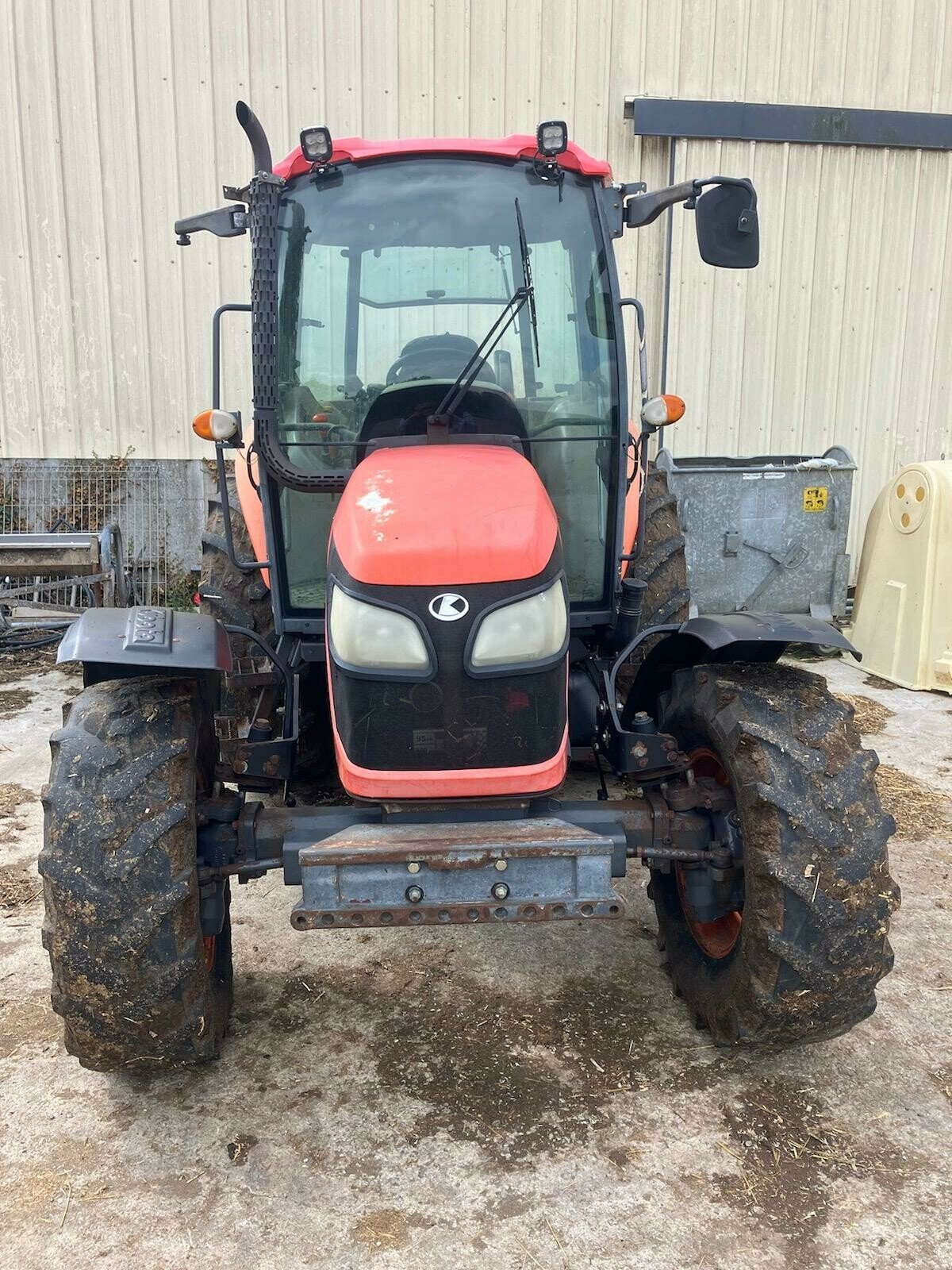 Traktor του τύπου Kubota 6040 DTN 4RM, Gebrauchtmaschine σε PONTIVY (Φωτογραφία 2)