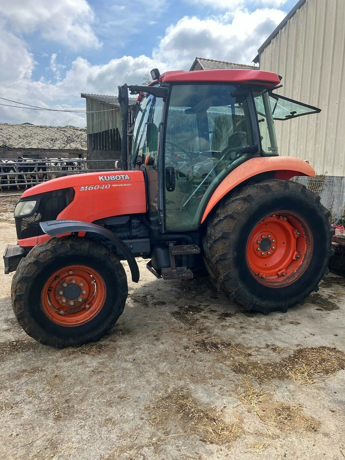 Traktor des Typs Kubota 6040 DTN 4RM, Gebrauchtmaschine in PONTIVY (Bild 1)