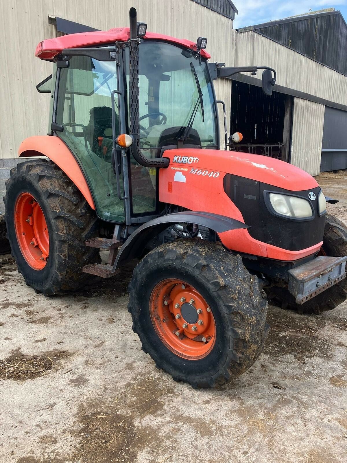 Traktor van het type Kubota 6040 DTN 4RM, Gebrauchtmaschine in PONTIVY (Foto 3)