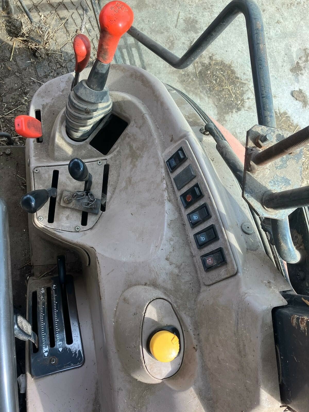 Traktor tip Kubota 6040 DTN 4RM, Gebrauchtmaschine in PONTIVY (Poză 6)