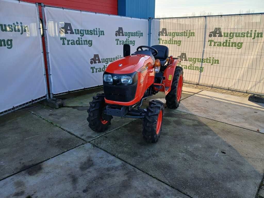 Traktor van het type Kubota A 211N, Neumaschine in Klundert (Foto 1)