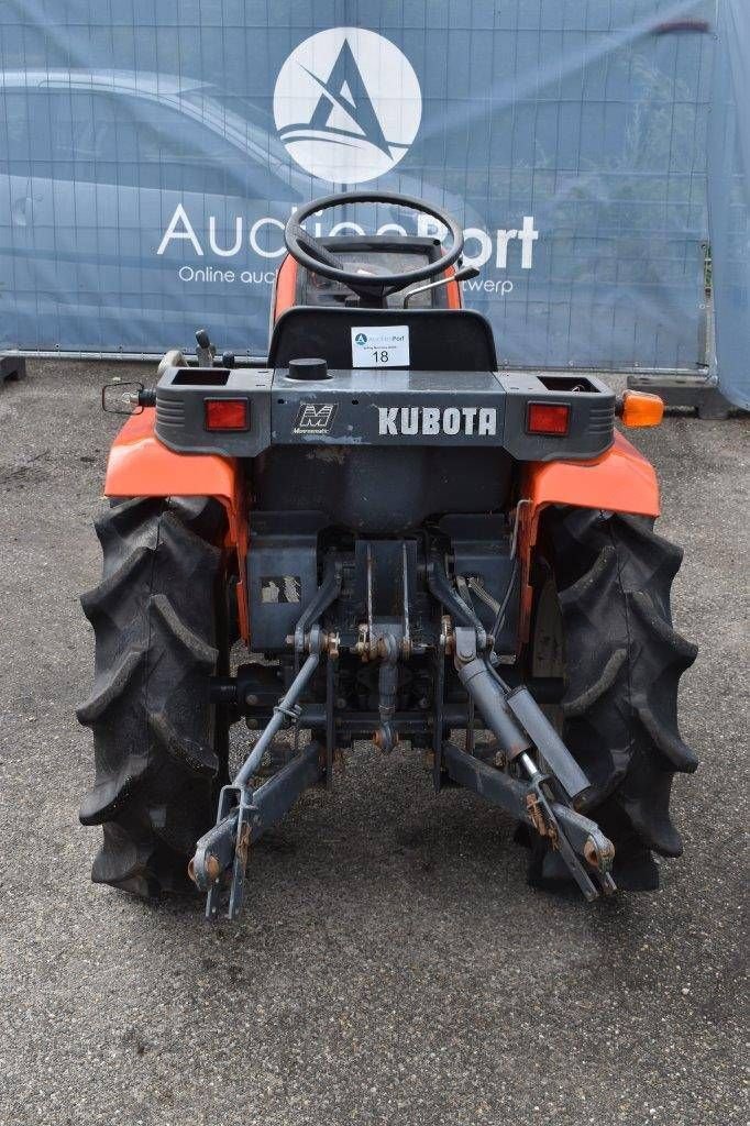 Traktor типа Kubota Aste A-15, Gebrauchtmaschine в Antwerpen (Фотография 5)