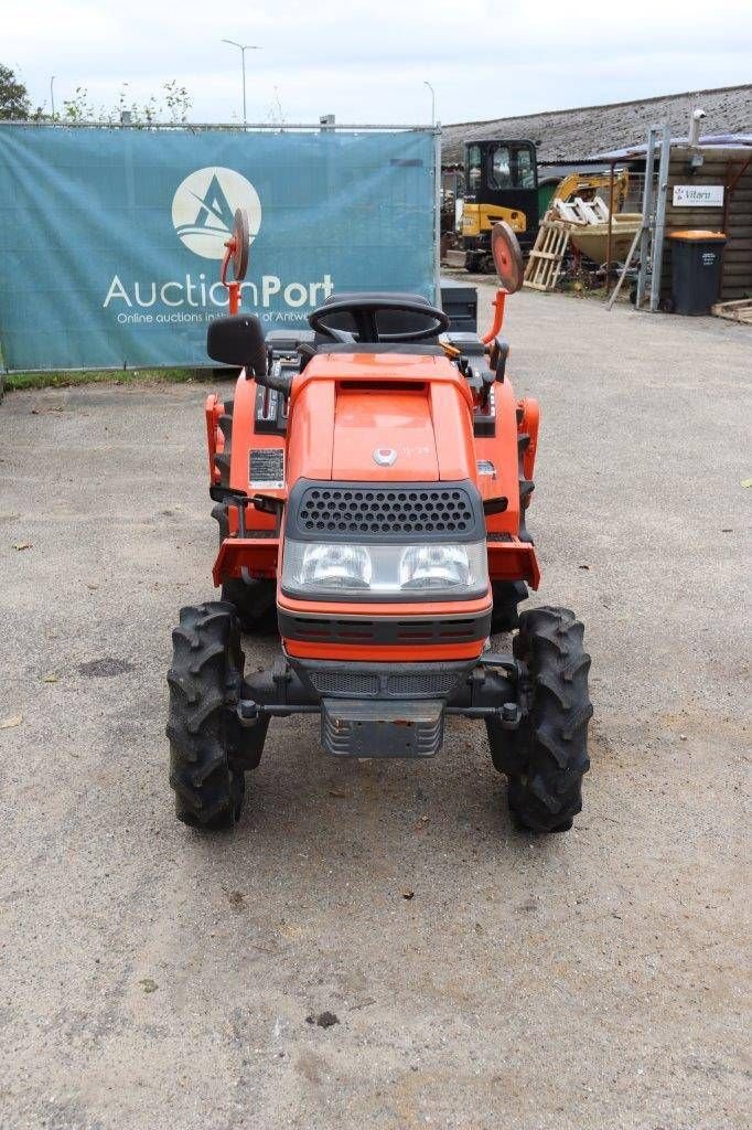 Traktor типа Kubota Aste A-155, Gebrauchtmaschine в Antwerpen (Фотография 9)