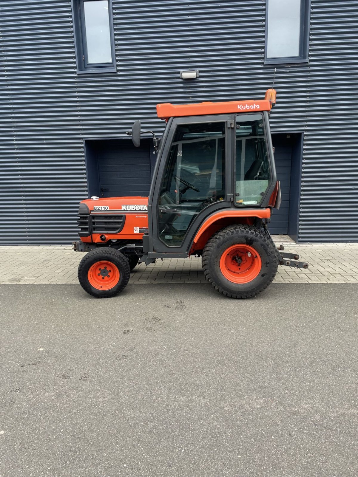 Traktor des Typs Kubota B 2110, Gebrauchtmaschine in Haarlem (Bild 2)