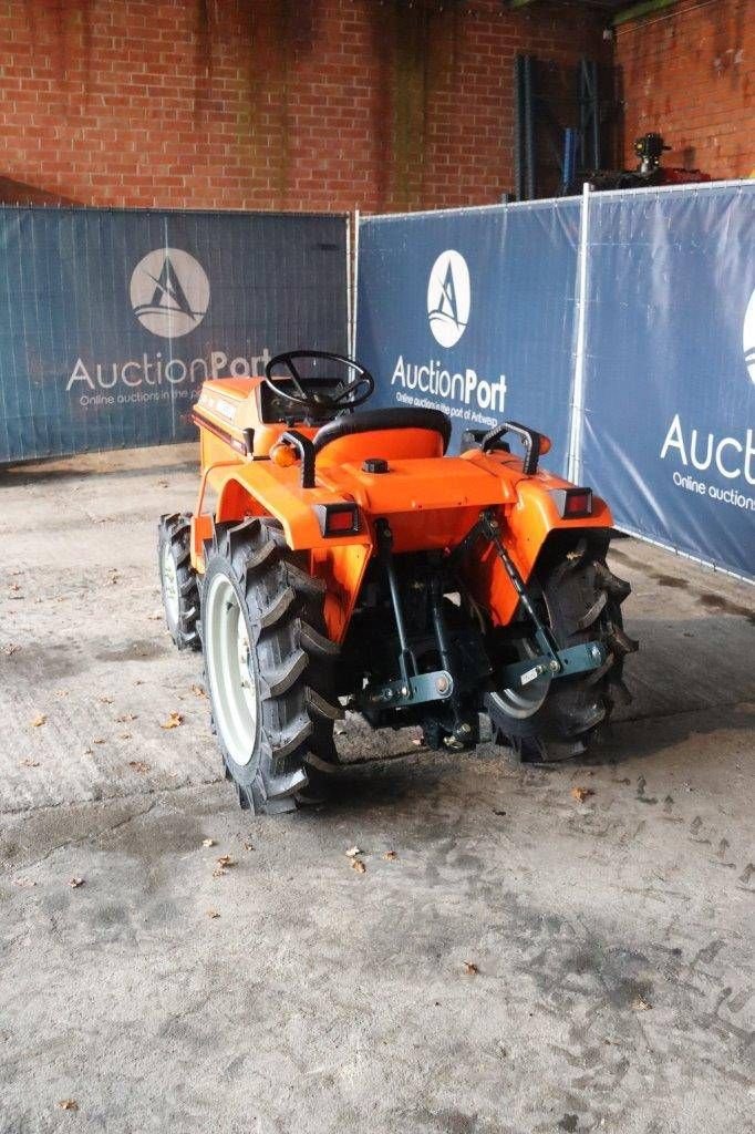 Traktor Türe ait Kubota B1-16, Gebrauchtmaschine içinde Antwerpen (resim 4)