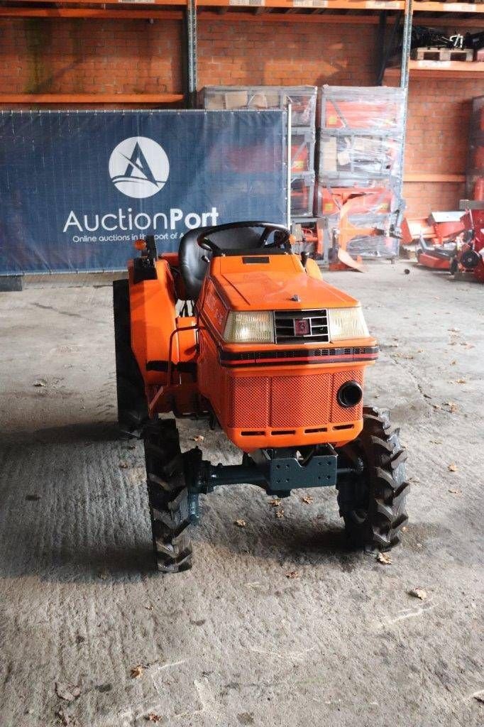 Traktor Türe ait Kubota B1-16, Gebrauchtmaschine içinde Antwerpen (resim 8)