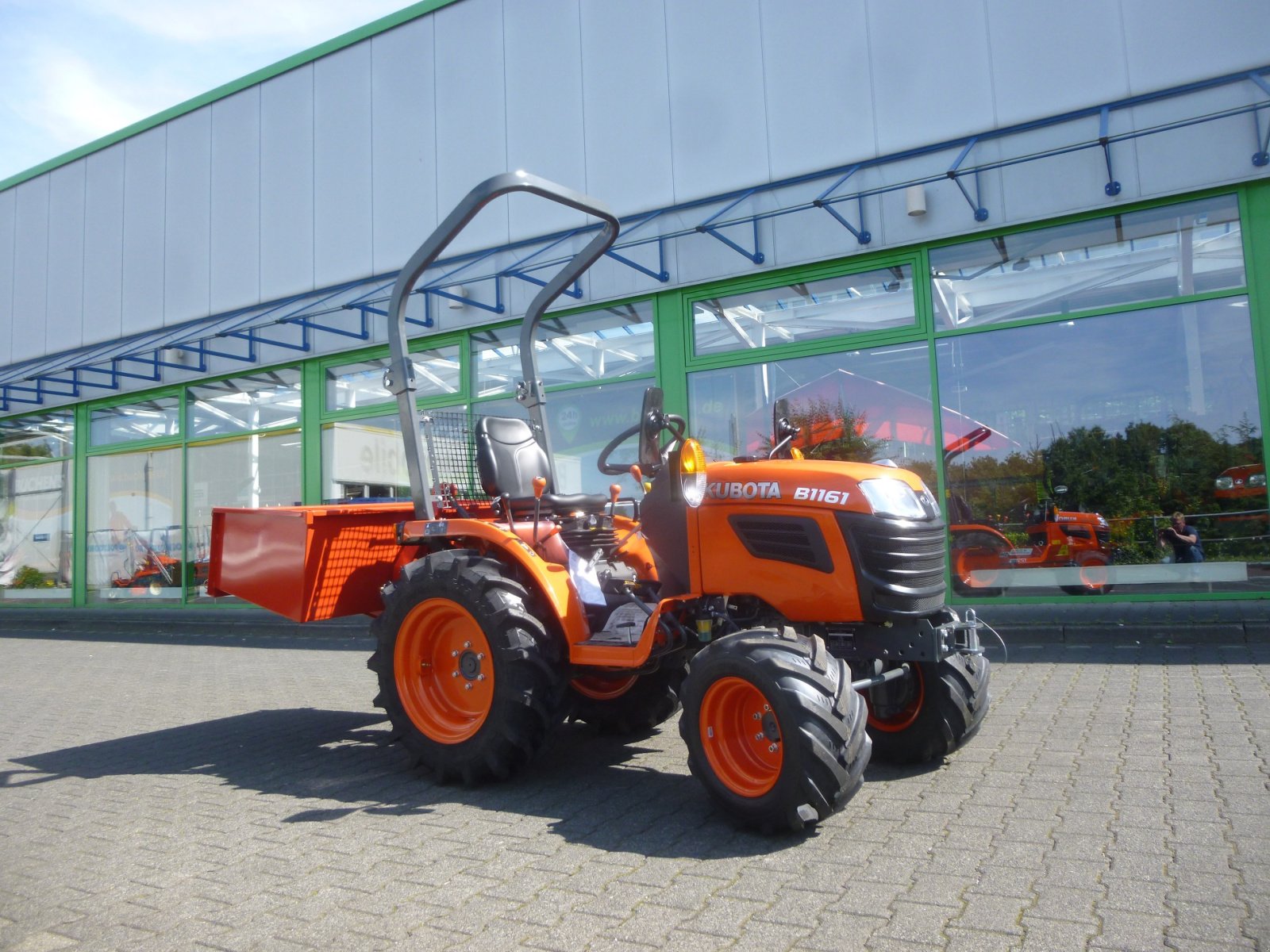 Traktor tipa Kubota B1-161 Allrad, Neumaschine u Olpe (Slika 4)