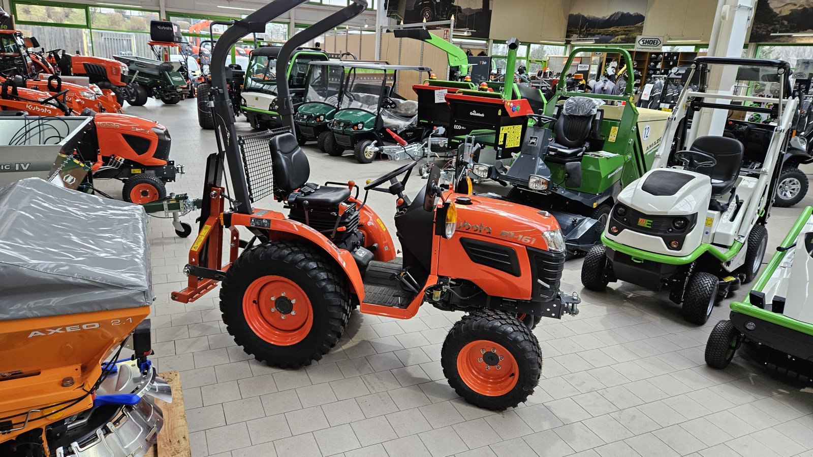 Traktor of the type Kubota B1-161 Allrad, Neumaschine in Olpe (Picture 3)