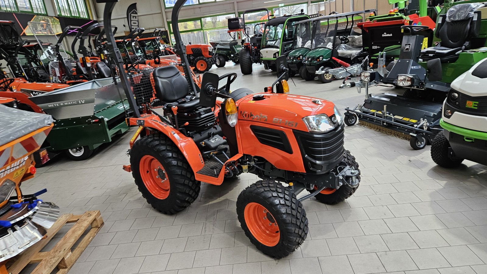 Traktor tipa Kubota B1-161 Allrad, Neumaschine u Olpe (Slika 8)