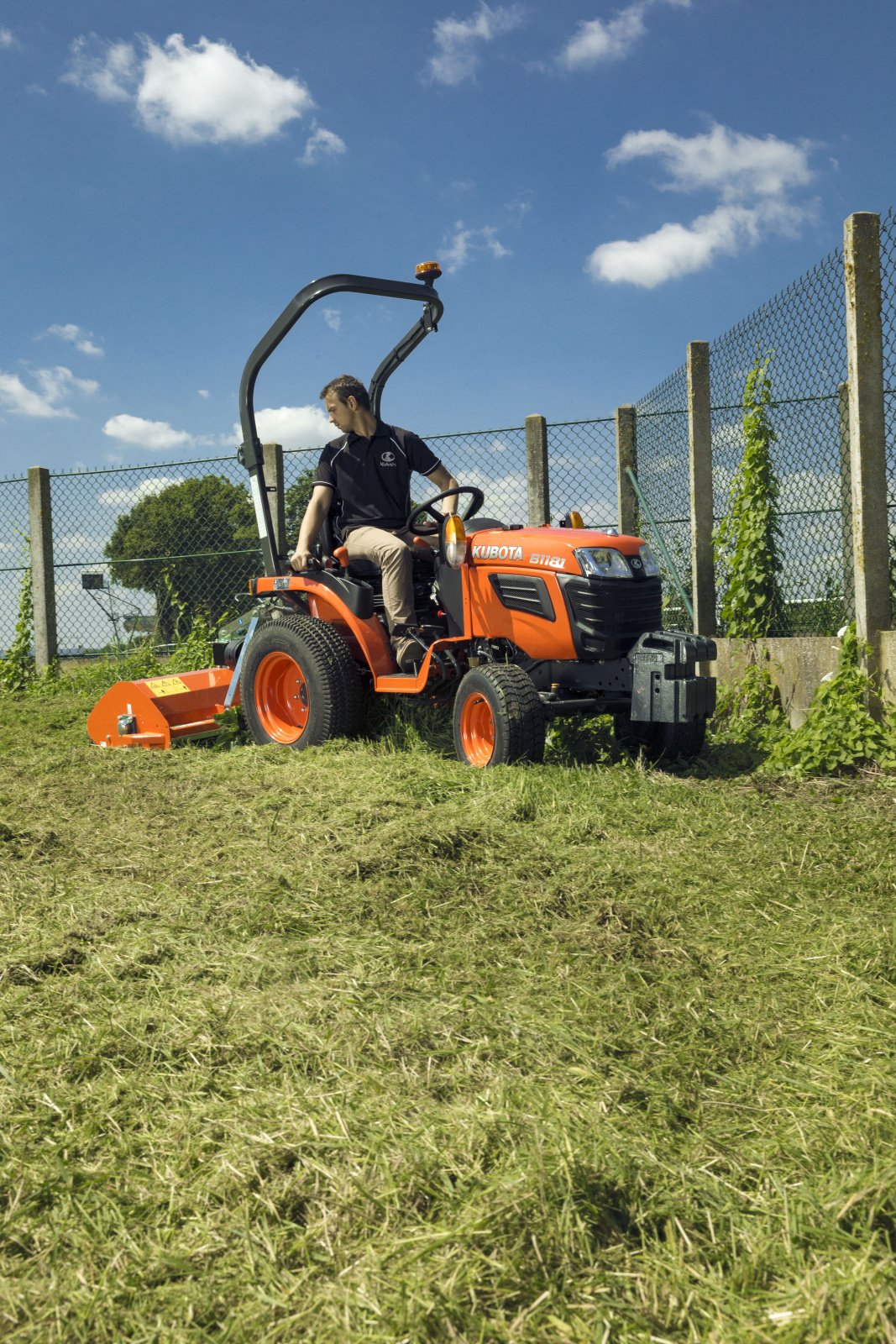 Traktor tipa Kubota B1-161 Allrad, Neumaschine u Olpe (Slika 4)