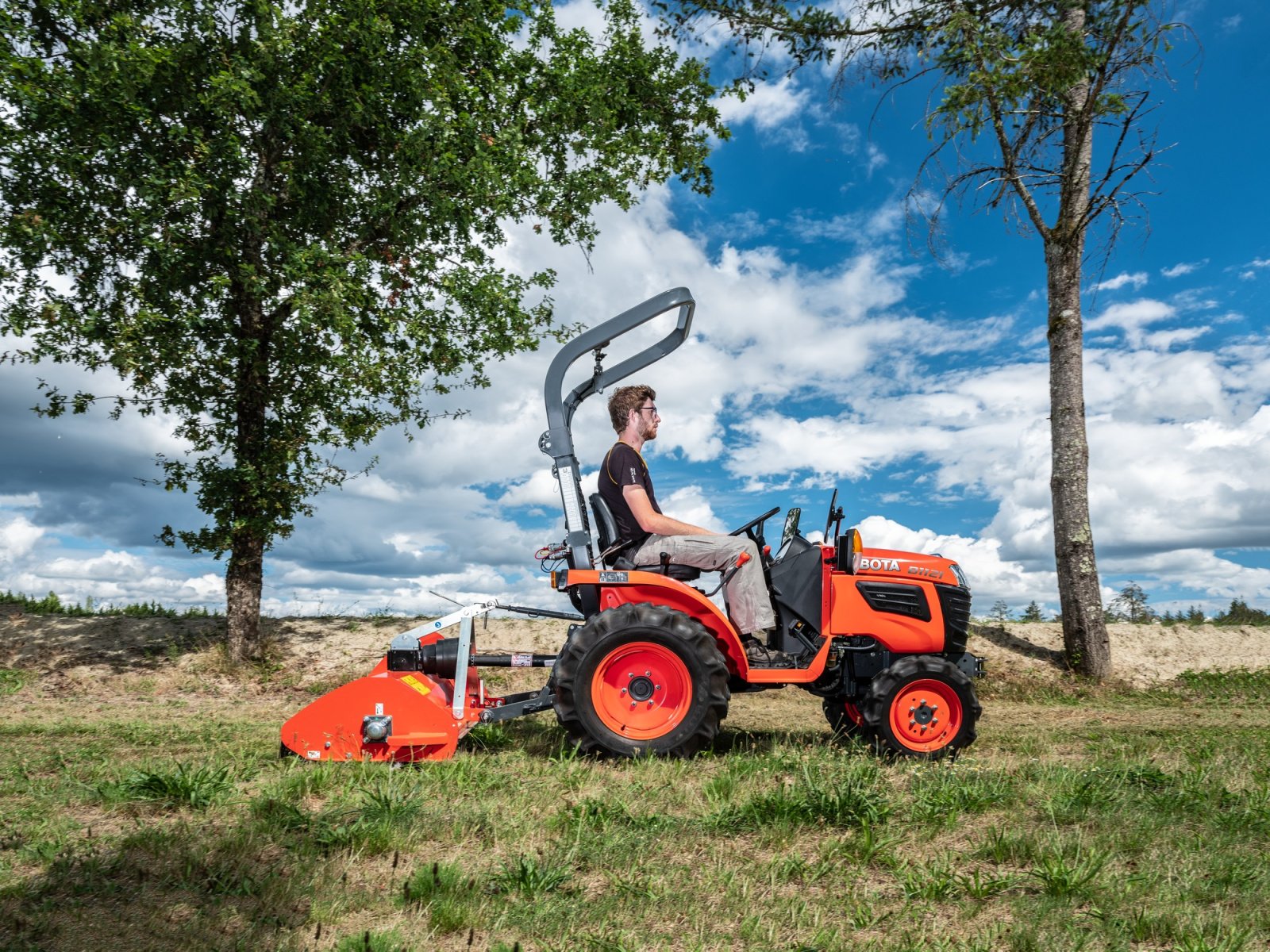 Traktor del tipo Kubota B1-161 Allrad, Neumaschine en Olpe (Imagen 5)