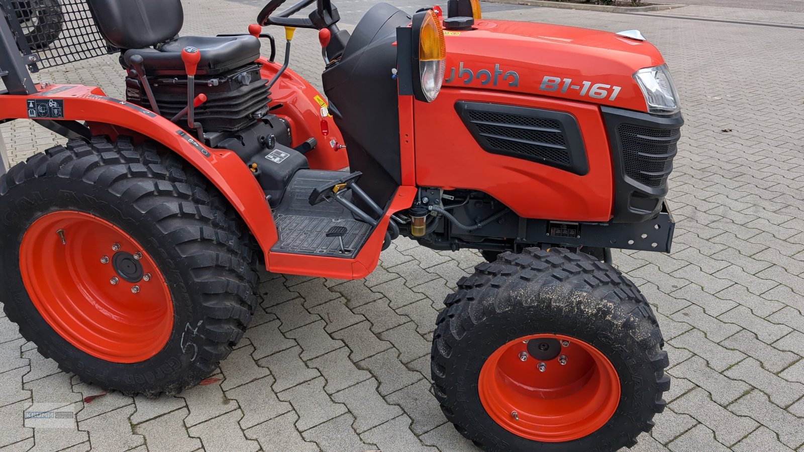 Traktor des Typs Kubota B1-161, Gebrauchtmaschine in Malterdingen (Bild 2)