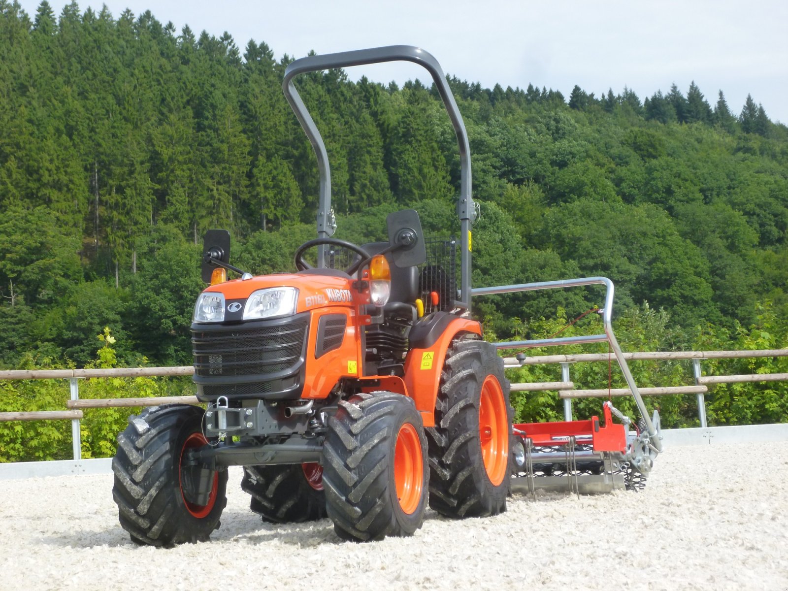 Traktor of the type Kubota B1-181 Allrad  Aktion, Neumaschine in Olpe (Picture 11)