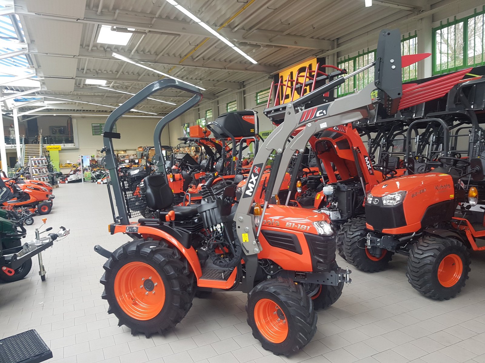 Traktor tipa Kubota B1-181 Allrad, Neumaschine u Olpe (Slika 7)