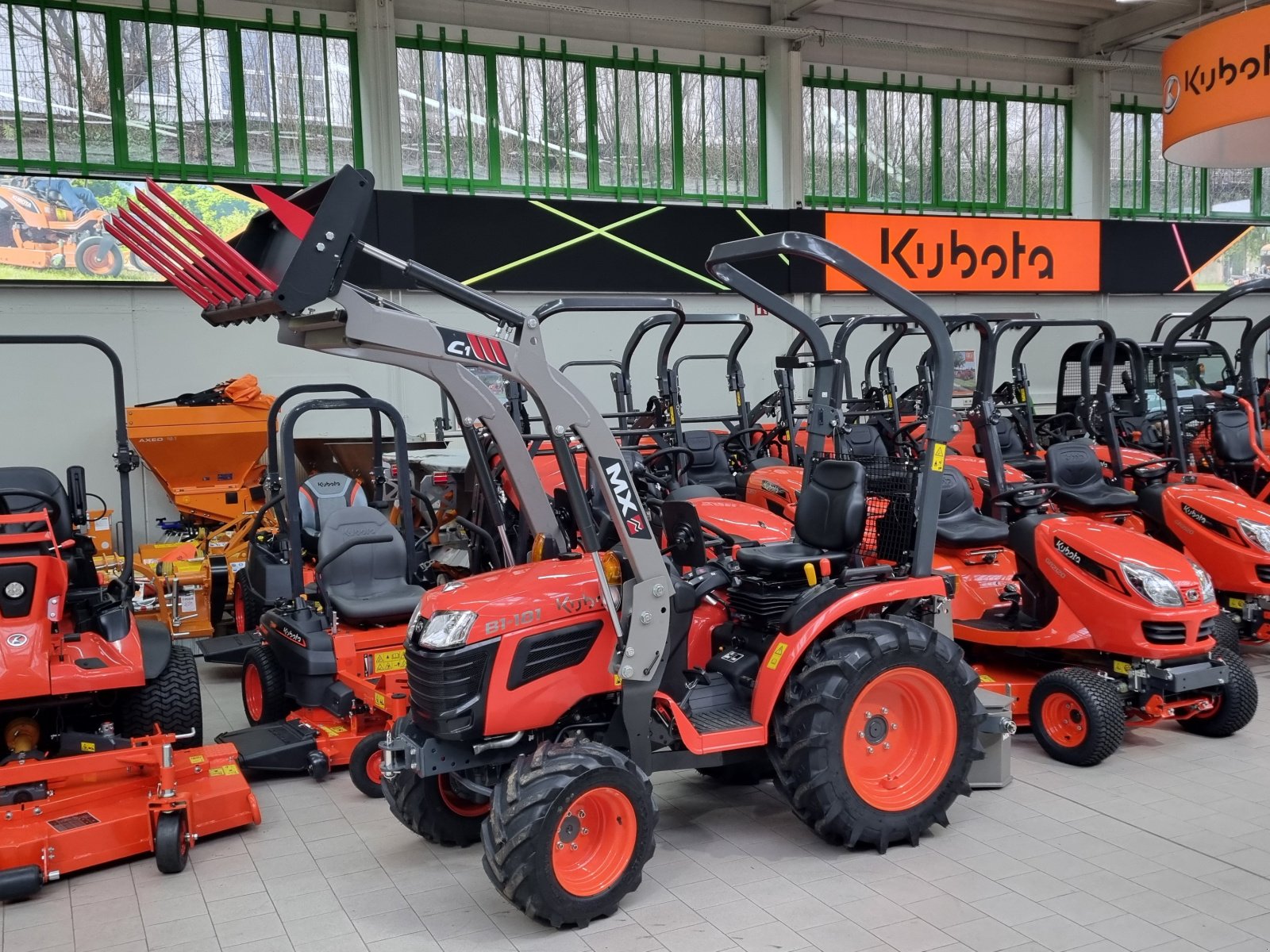 Traktor typu Kubota B1-181 Frontlader, Neumaschine v Olpe (Obrázek 3)