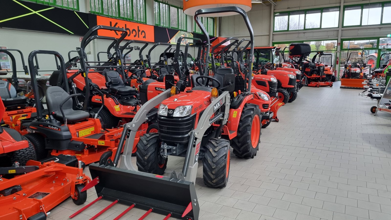 Traktor del tipo Kubota B1-181 Frontlader, Neumaschine In Olpe (Immagine 7)