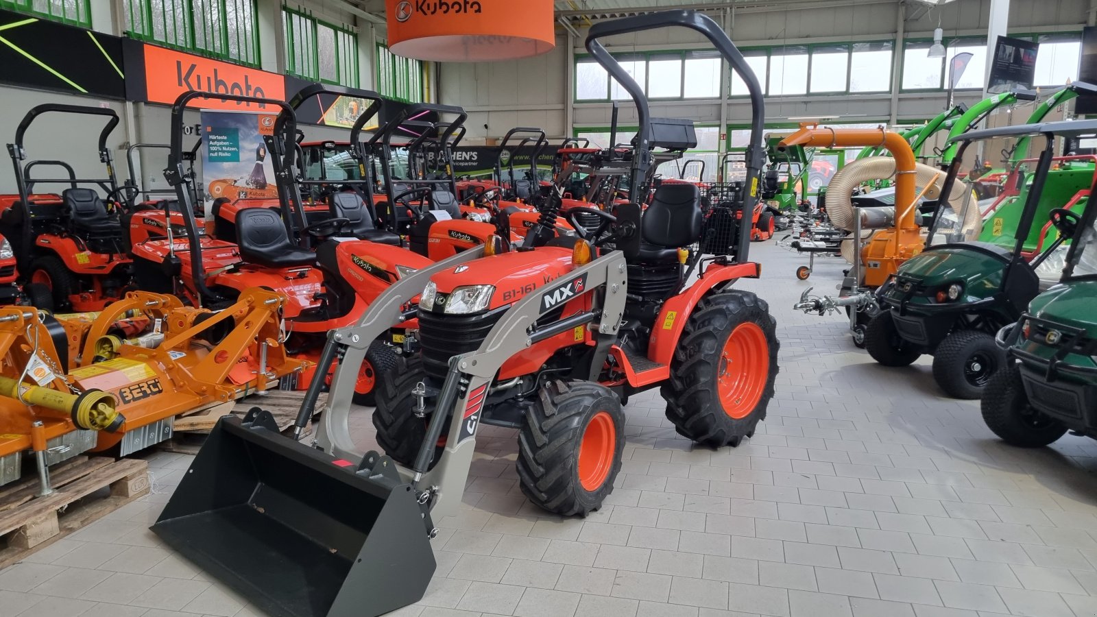 Traktor des Typs Kubota B1161 incl Frontlader, Neumaschine in Olpe (Bild 4)