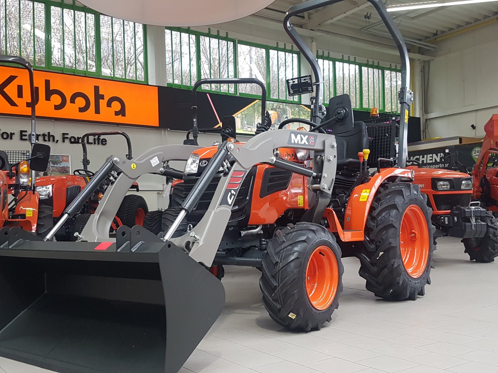 Traktor van het type Kubota B1161 incl Frontlader, Neumaschine in Olpe (Foto 5)